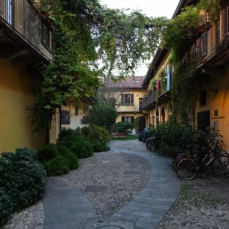 Moderno Bilocale Su Due Piani Nel Cuore Dei Navigli * Mailand